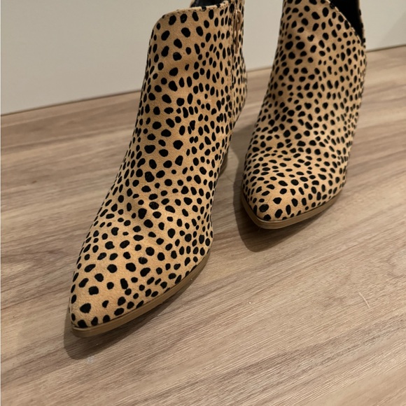 🐆🦁Qupid BOOTIES.                                              Animal Print. - Picture 7 of 7